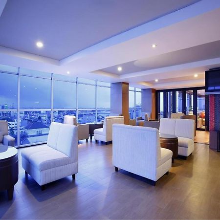 Hotel Santika Makassar Exterior photo