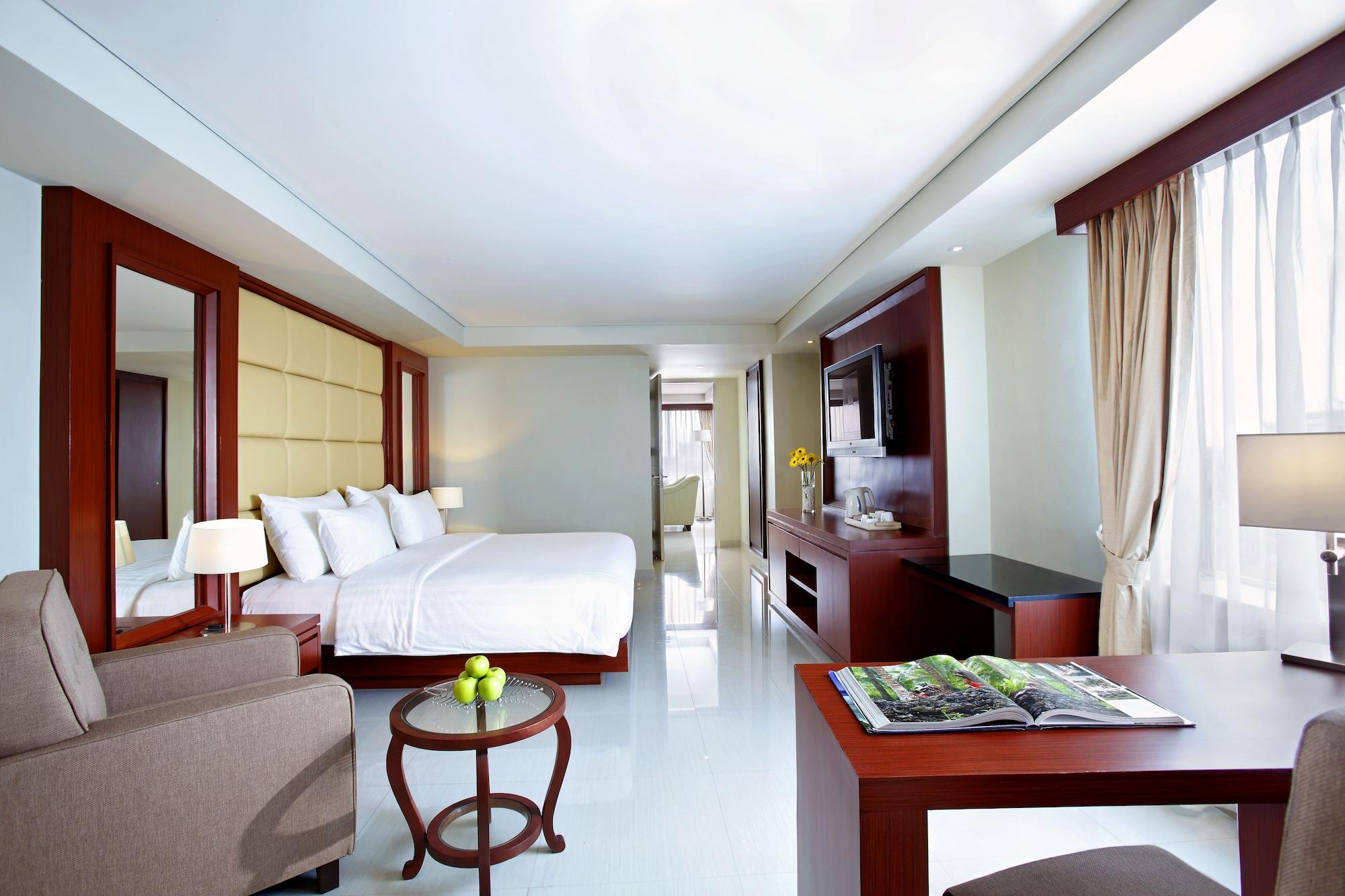 Hotel Santika Makassar Exterior photo