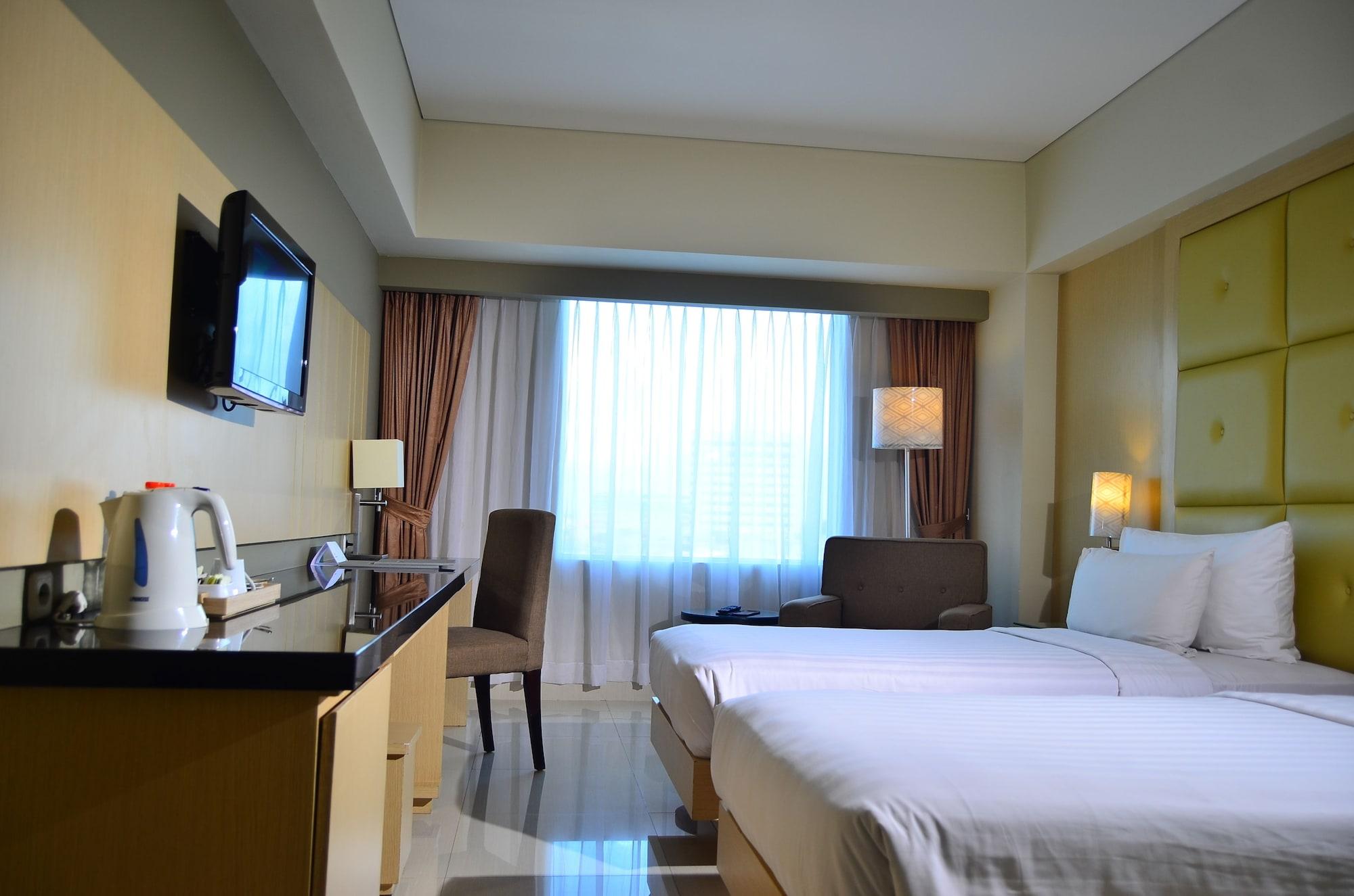 Hotel Santika Makassar Exterior photo