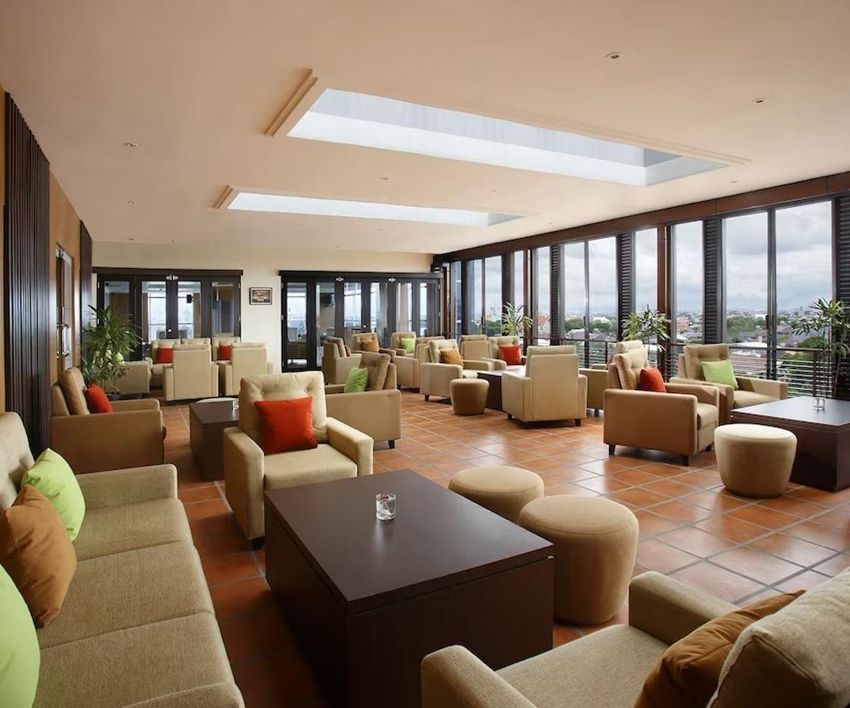 Hotel Santika Makassar Exterior photo