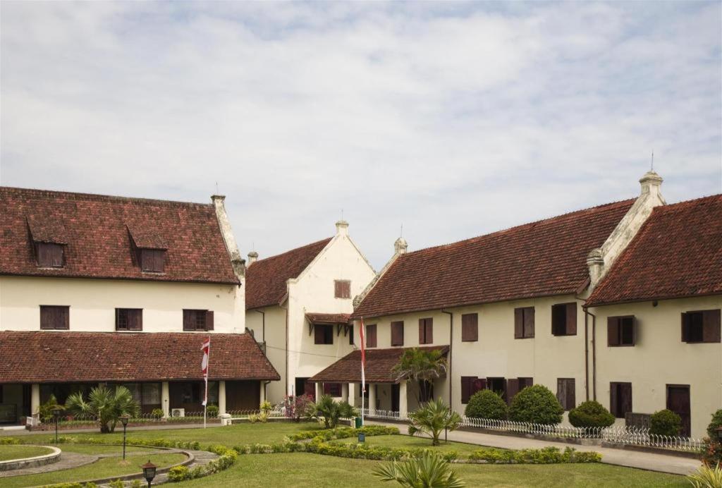 Hotel Santika Makassar Exterior photo