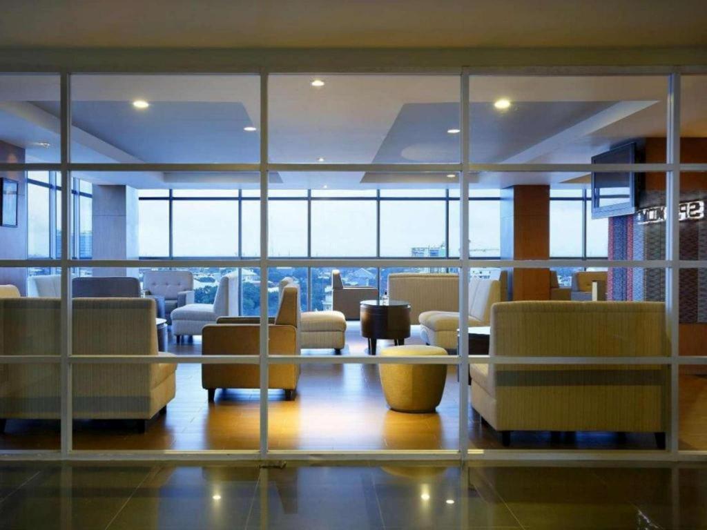 Hotel Santika Makassar Exterior photo