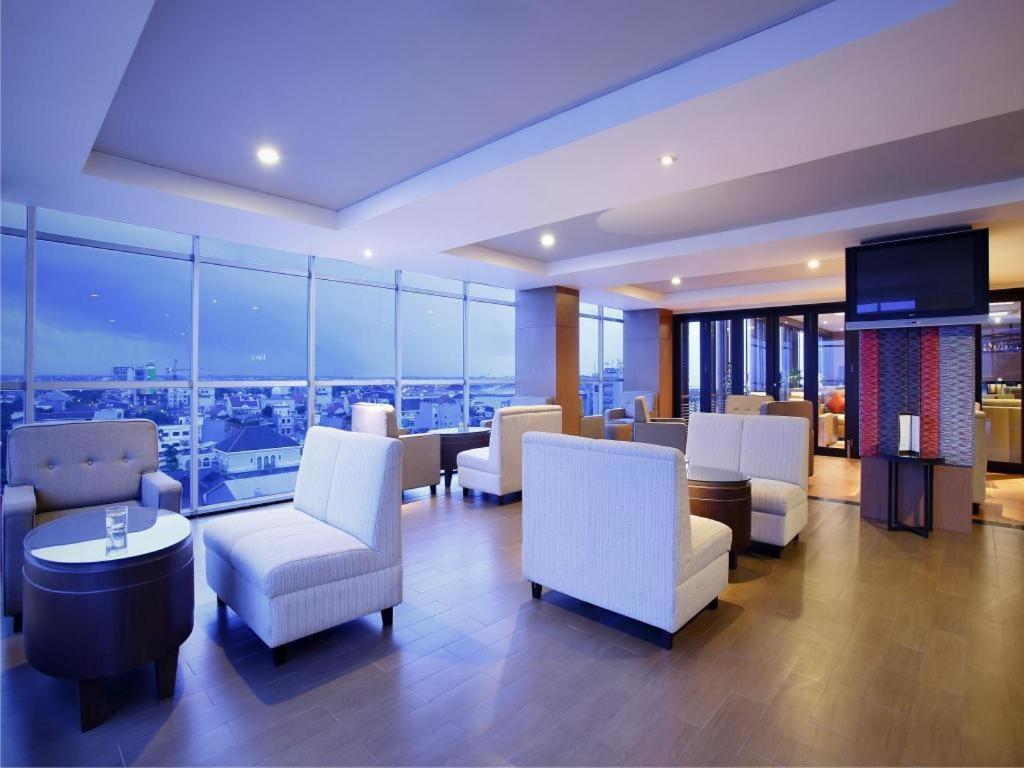 Hotel Santika Makassar Exterior photo